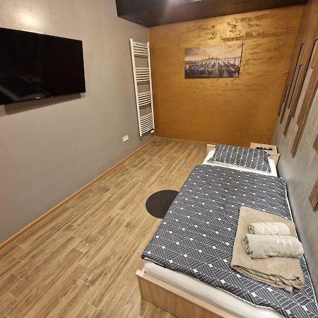 Apartmani New York Nova Gradiska Buitenkant foto