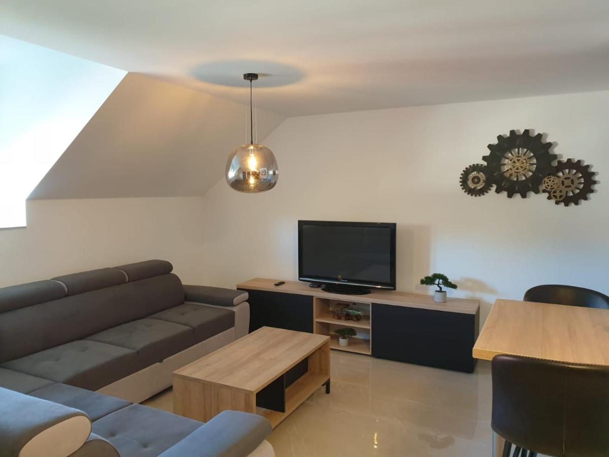 Apartmani New York Nova Gradiska Buitenkant foto