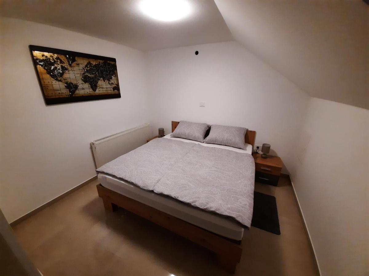 Apartmani New York Nova Gradiska Buitenkant foto