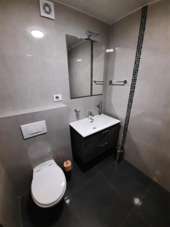 Apartmani New York Nova Gradiska Buitenkant foto