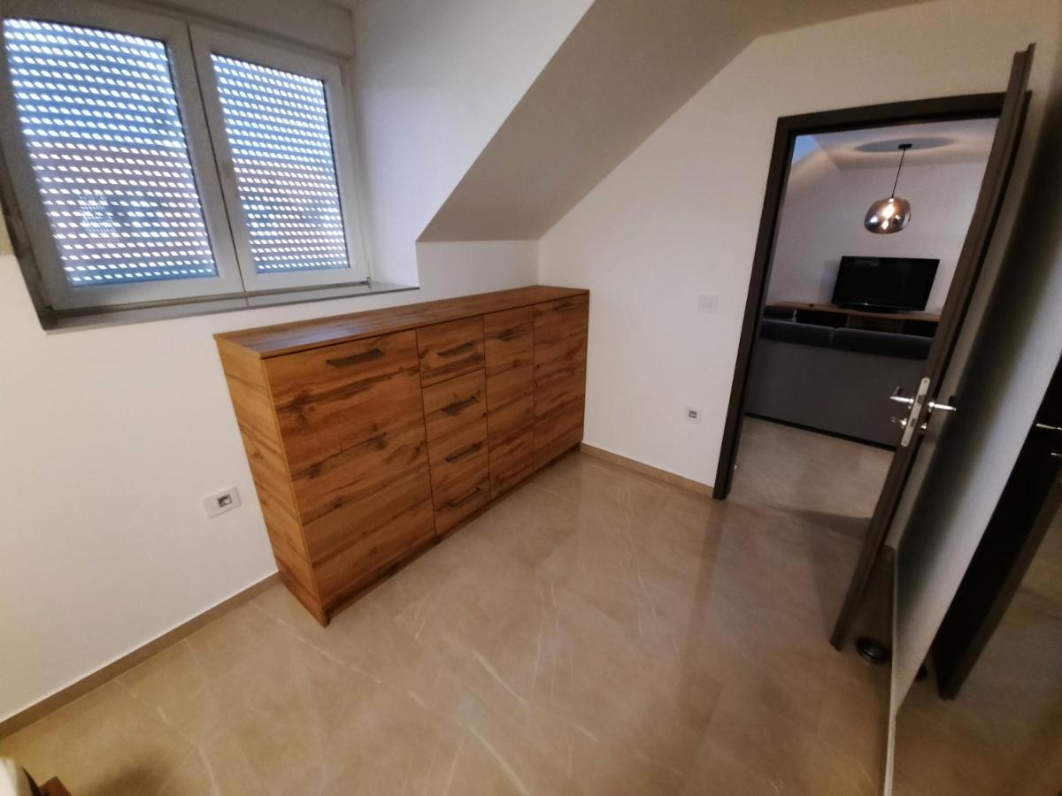 Apartmani New York Nova Gradiska Buitenkant foto