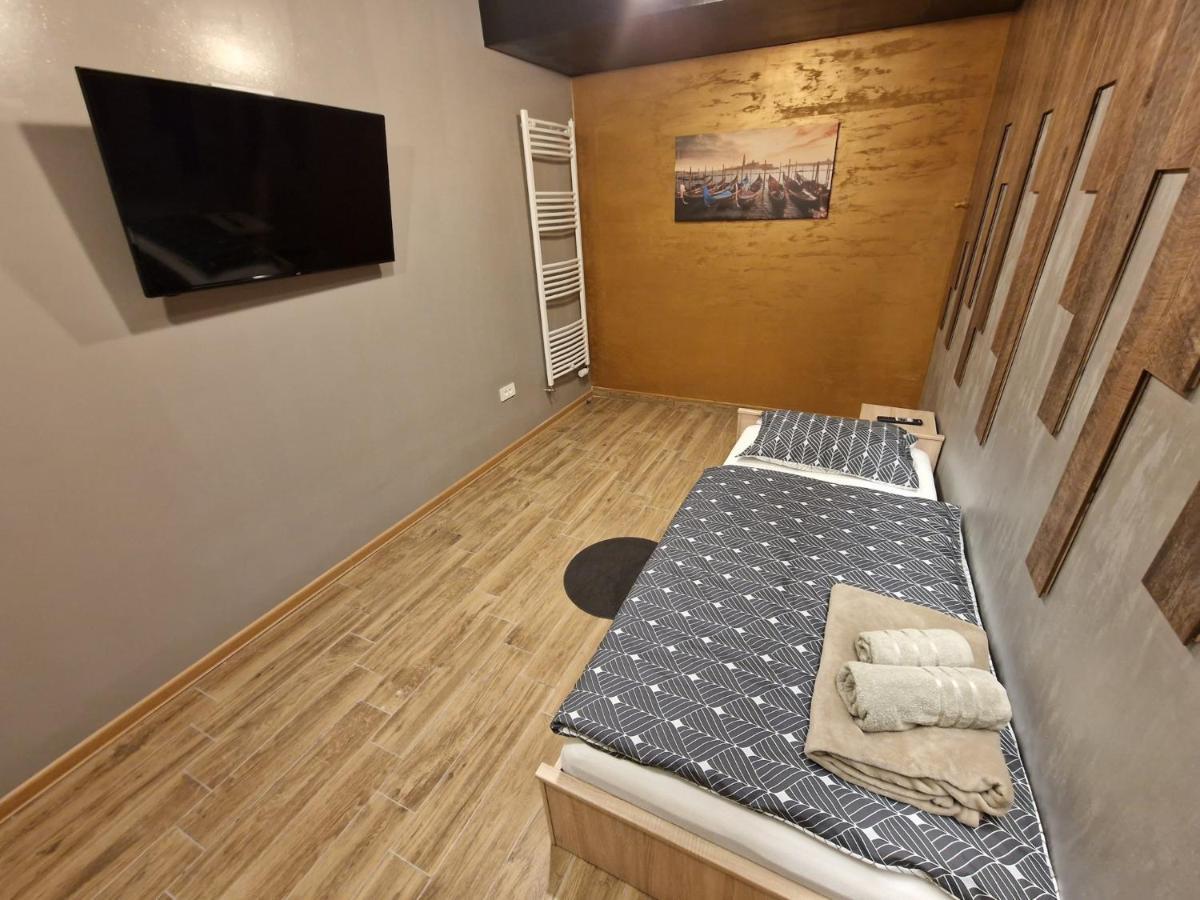 Apartmani New York Nova Gradiska Buitenkant foto