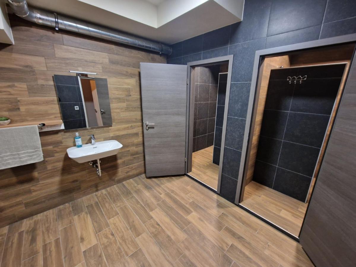 Apartmani New York Nova Gradiska Buitenkant foto