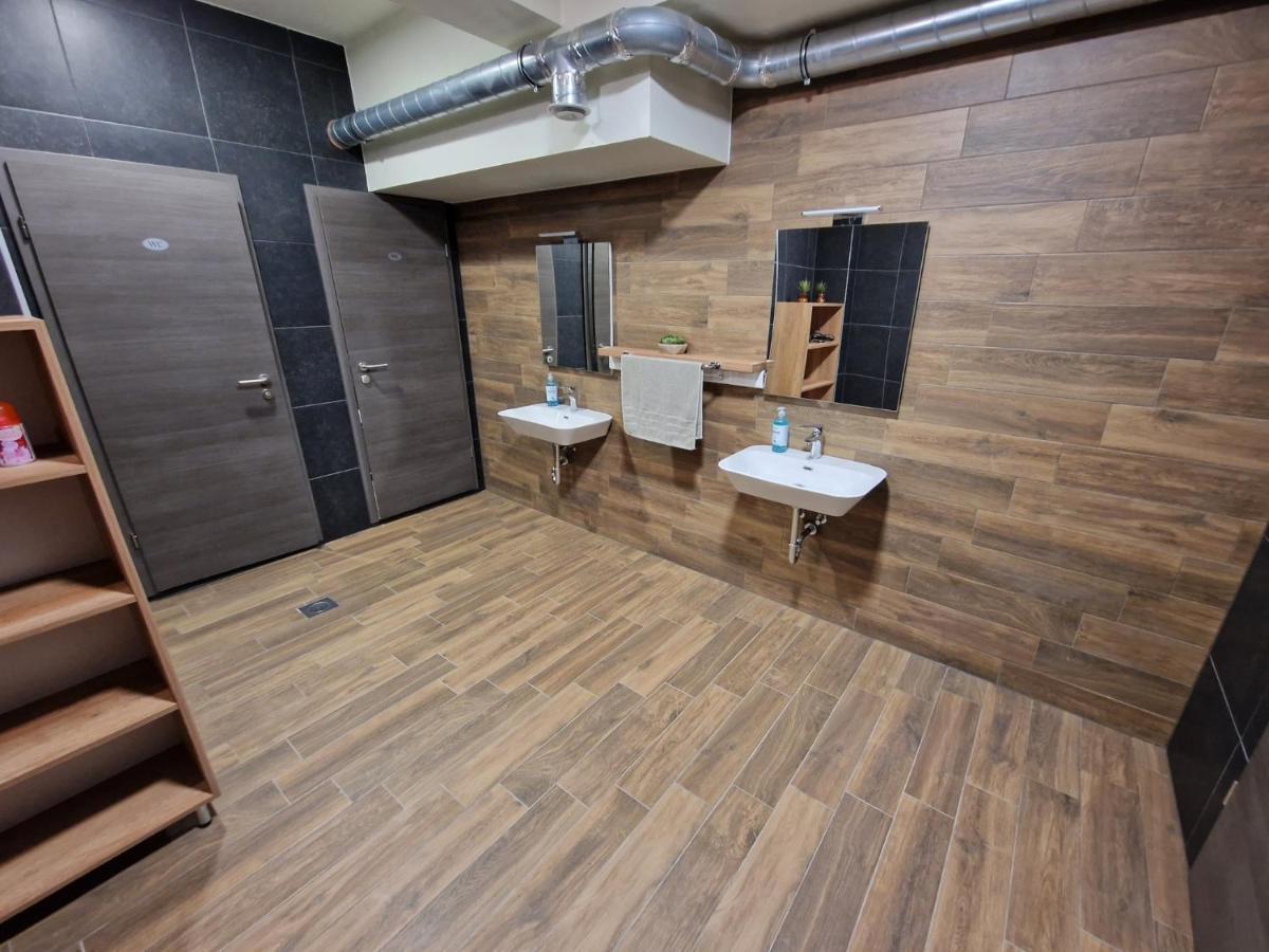 Apartmani New York Nova Gradiska Buitenkant foto